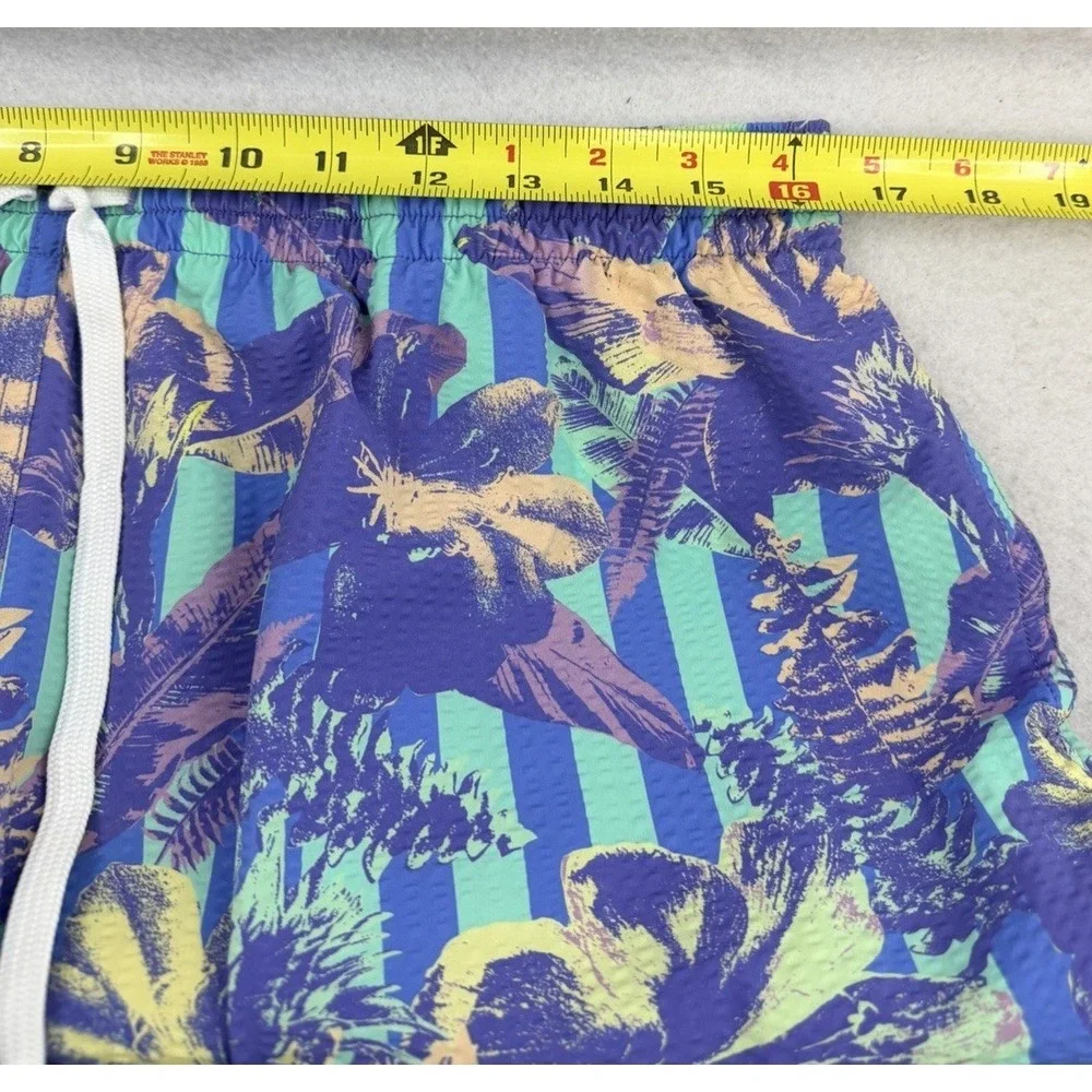 Chubbies Sunday Linners Seersucker Men's Swim Trunks, Size XL, 5.5
